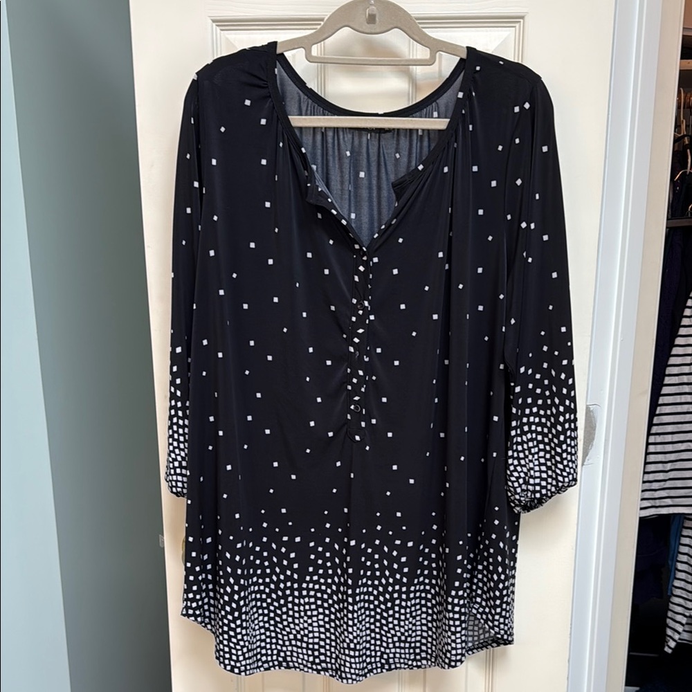 Igigi Black 3/4 Sleeve Relaxed Blouse
